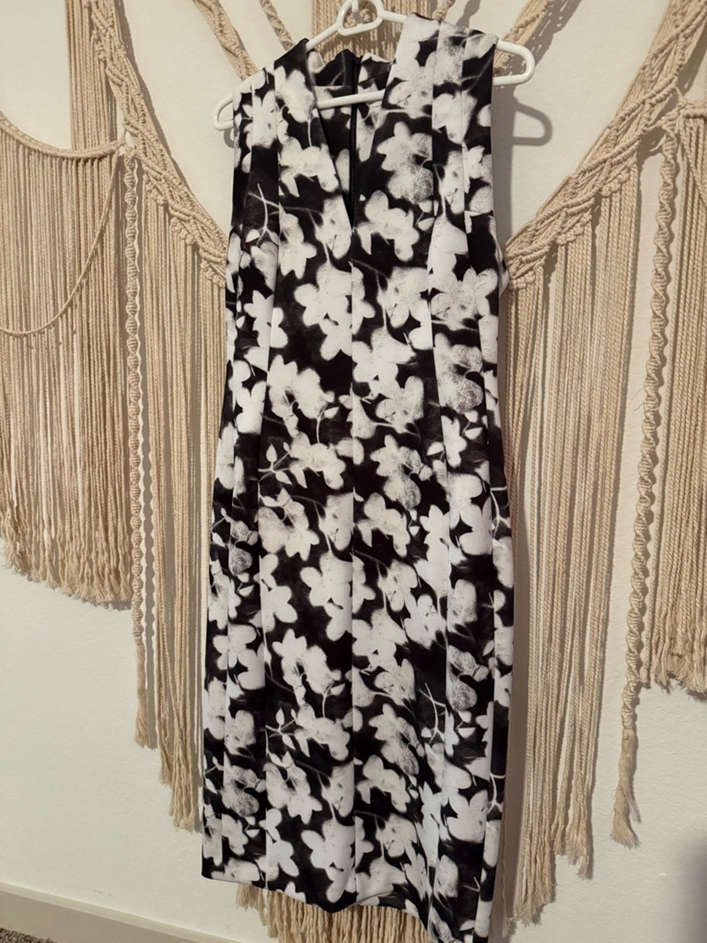 Calvin Klein Black and White Floral V-Neck Sleeveless Dress